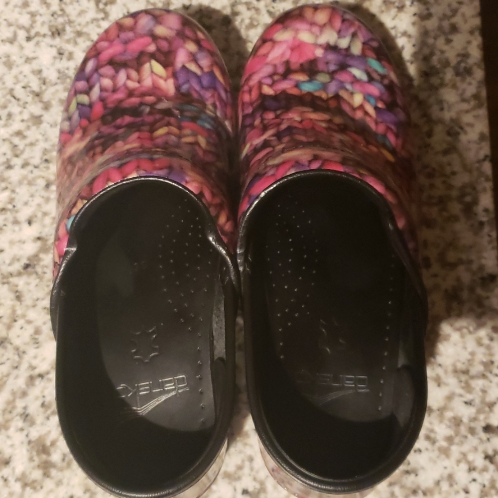 WOMEN'S DANSKOS